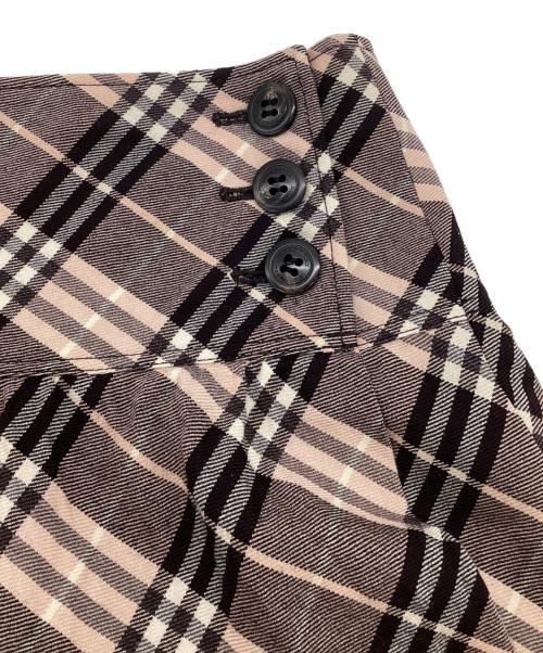 BURBERRY BLUE LABEL（バーバリー ブルー レーベル）BURBERRY BLUE LABEL (バーバリー ブルー レーベル) ラップスカート ブラック×ピンク サイズ:38の古着・服飾アイテム