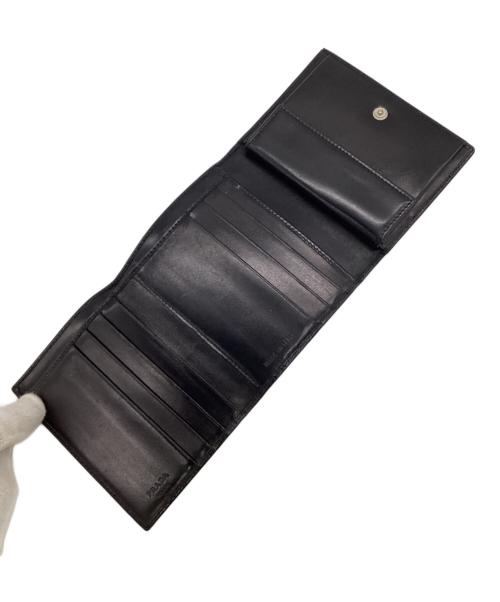 PRADA（プラダ）PRADA (プラダ) 3つ折り財布 ブラックの古着・服飾アイテム