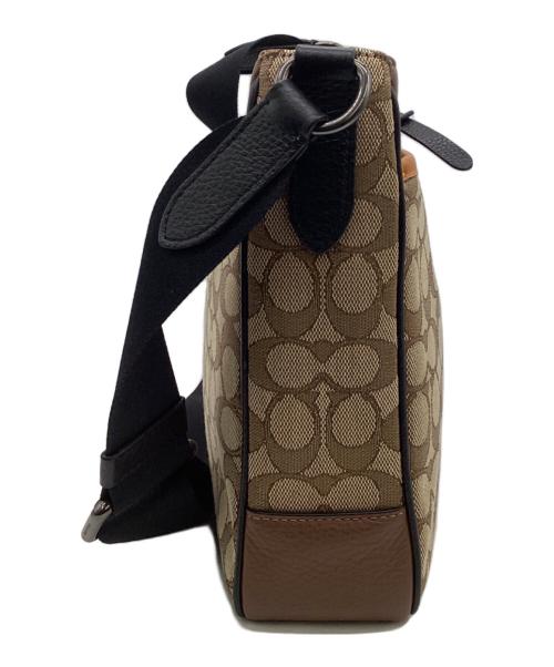 COACH（コーチ）COACH (コーチ) トンプソン クロスボディ シグネチャー ジャカード ウィズ ヴァーシティ ストライプ ブラウンの古着・服飾アイテム