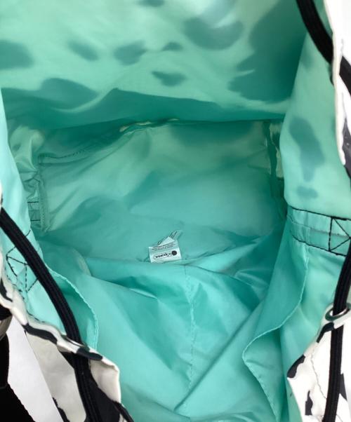 LeSportsac（レスポートサック）LeSportsac (レスポートサック) 巾着ショルダーバッグ ブラック×ホワイトの古着・服飾アイテム