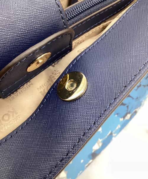 MICHAEL KORS（マイケル・コース）MICHAEL KORS (マイケル・コース) ハイリー ミディアム サッチェル 2WAYバッグ ブルー×ホワイトの古着・服飾アイテム