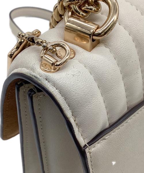 COACH（コーチ）COACH (コーチ) クレア クロスボディ ウィズ ライナー キルティング ホワイトの古着・服飾アイテム