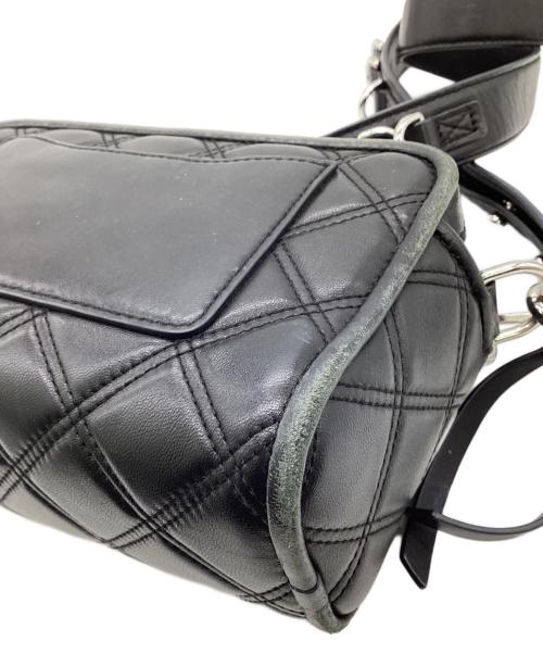MARC JACOBS（マークジェイコブス）MARC JACOBS (マークジェイコブス) THE QUILTED SOFTSHOT 21（ザ キルテッド ソフトショット 21）ショルダーバッグ ブラックの古着・服飾アイテム