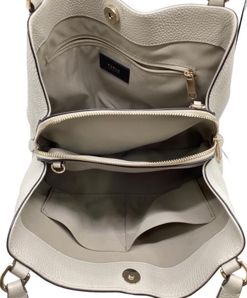 FURLA（フルラ）FURLA (フルラ) DAFNE S HOBO 2WAYバッグ アイボリーの古着・服飾アイテム