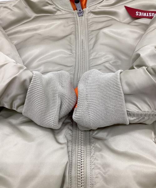 ALPHA INDUSTRIES（アルファインダストリーズ）ALPHA INDUSTRIES (アルファインダストリーズ) MA-1 FLIGHT JACKET（MA-1 フライトジャケット） ベージュ×オレンジ サイズ:Mの古着・服飾アイテム