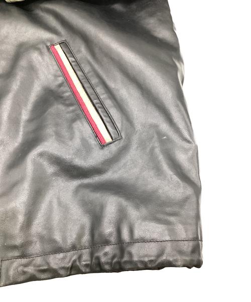 AVIREX VARSITY（アヴィレックスバーシティ）AVIREX VARSITY (アヴィレックスバーシティ) レザージャケット ブラック×レッド サイズ:Sの古着・服飾アイテム