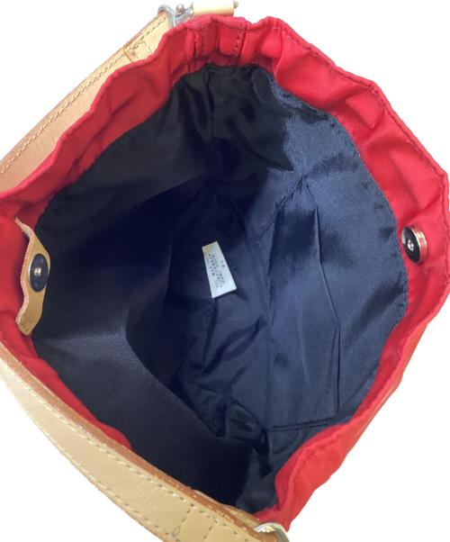 BURBERRY（バーバリー）BURBERRY (バーバリー) 巾着ハンドバッグ レッド×ベージュの古着・服飾アイテム
