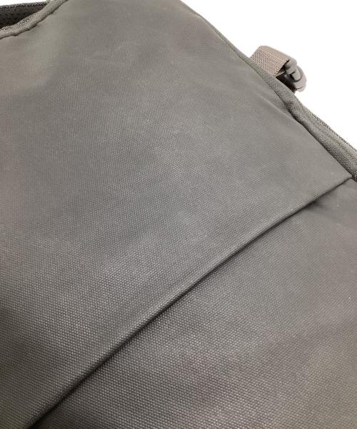 Incase（インケース）Incase (インケース) トラベルバッグパック グレーの古着・服飾アイテム