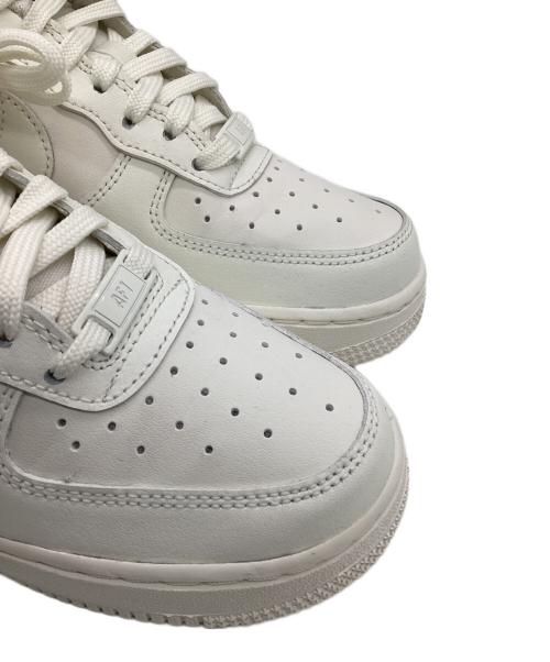 NIKE（ナイキ）NIKE (ナイキ) W AIR FORCE 1 '07 ESS（ウィメンズ エアフォース1 '07 エッセンシャル）スニーカー ホワイト サイズ:23㎝の古着・服飾アイテム