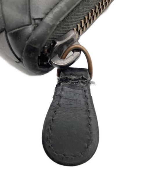 BOTTEGA VENETA（ボッテガベネタ）BOTTEGA VENETA (ボッテガベネタ) イントレチャート ラウンドジップ カードケース グレーの古着・服飾アイテム