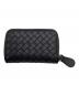 BOTTEGA VENETA（ボッテガベネタ）の古着「イントレチャート ラウンドジップ カードケース」｜グレー