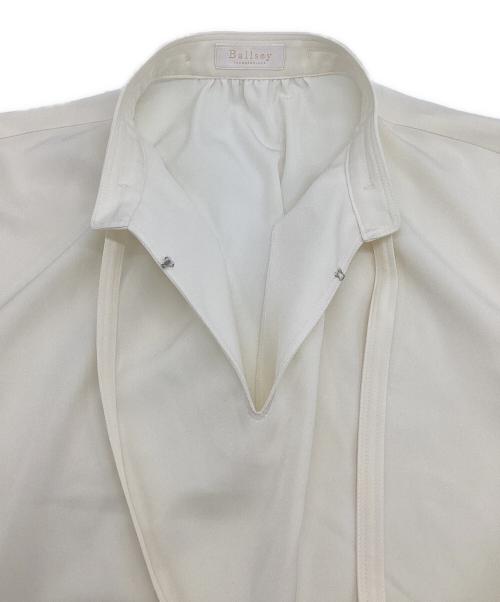 BALLSEY（ボールジィ）BALLSEY (ボールジィ) 2-wayストレッチタイ付きスタンドカラーブラウス アイボリー サイズ:36の古着・服飾アイテム