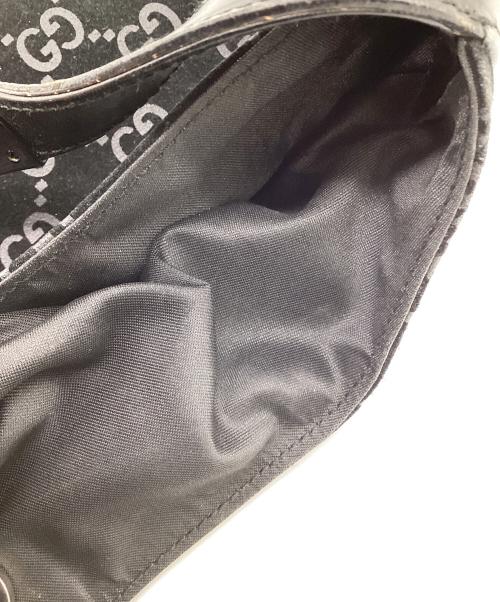 GUCCI（グッチ）GUCCI (グッチ) GGスエード ワンショルダーバッグ ブラックの古着・服飾アイテム
