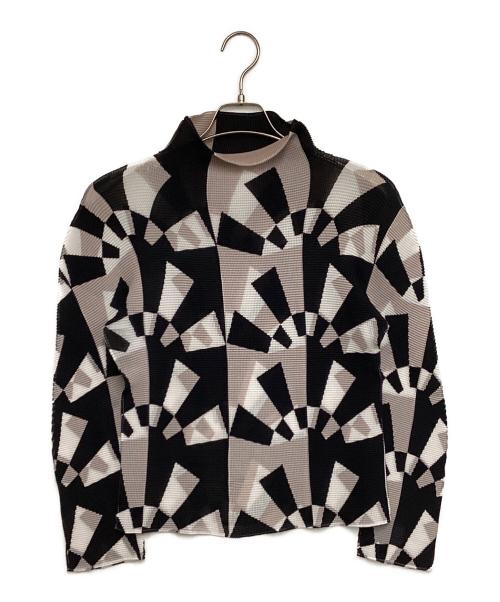 ISSEY MIYAKE me（イッセイ ミヤケ ミー）ISSEY MIYAKE me (イッセイ ミヤケ ミー) プリーツカットソー ブラック×ベージュ サイズ:-の古着・服飾アイテム