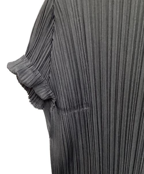 PLEATS PLEASE（プリーツプリーズ）PLEATS PLEASE (プリーツプリーズ) プリーツ半袖カットソー グレー サイズ:4の古着・服飾アイテム