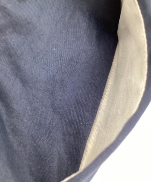富岡鞄（トミオカカバン）富岡鞄 (トミオカカバン) TUTUMU お散歩WALLET ネイビー×グレーの古着・服飾アイテム