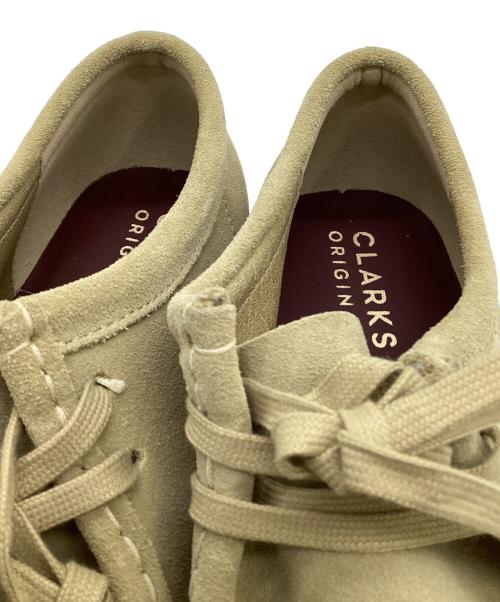 CLARKS ORIGINALS（クラークス オリジナルズ）CLARKS ORIGINALS (クラークス オリジナルズ) ワラビーシューズ ベージュ サイズ:UK8の古着・服飾アイテム