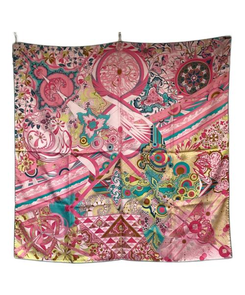 HERMES（エルメス）HERMES (エルメス) カレ90 L'Ivresse de l'Infini（無限の陶酔）スカーフ ピンクの古着・服飾アイテム