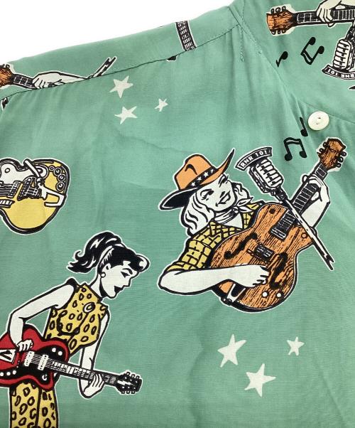 Star OF HOLLYWOOD（スターオブハリウッド）Star OF HOLLYWOOD VINCE RAY (ヴィンス・レイ) HIGH DENSITY RAYON OPEN SHIRT “GIRLS ’N’ GUITARS” オープンカラーシャツ グリーン サイズ:Mの古着・服飾アイテム