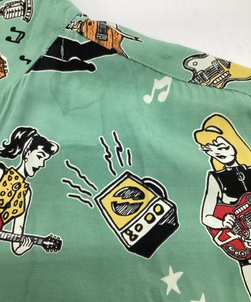 Star OF HOLLYWOOD（スターオブハリウッド）Star OF HOLLYWOOD VINCE RAY (ヴィンス・レイ) HIGH DENSITY RAYON OPEN SHIRT “GIRLS ’N’ GUITARS” オープンカラーシャツ グリーン サイズ:Mの古着・服飾アイテム