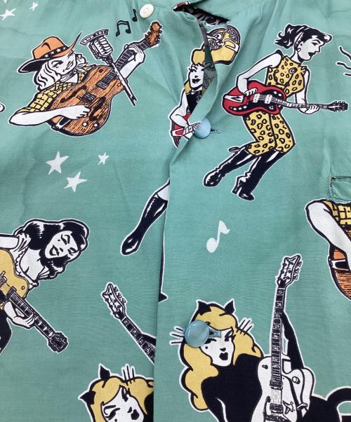 Star OF HOLLYWOOD（スターオブハリウッド）Star OF HOLLYWOOD VINCE RAY (ヴィンス・レイ) HIGH DENSITY RAYON OPEN SHIRT “GIRLS ’N’ GUITARS” オープンカラーシャツ グリーン サイズ:Mの古着・服飾アイテム
