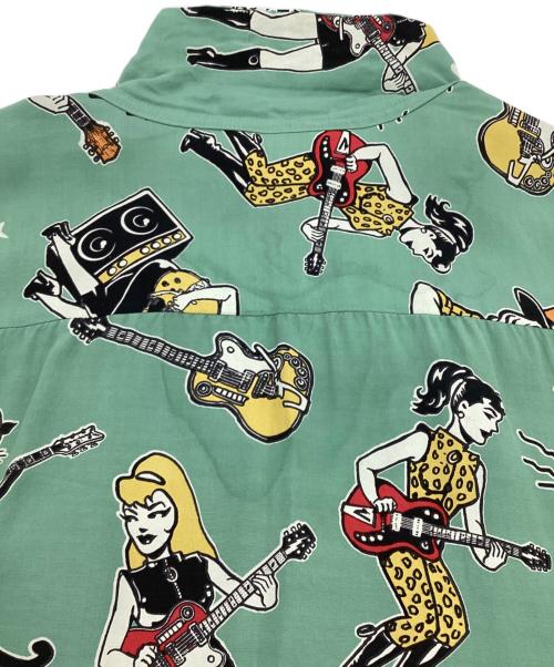 Star OF HOLLYWOOD（スターオブハリウッド）Star OF HOLLYWOOD VINCE RAY (ヴィンス・レイ) HIGH DENSITY RAYON OPEN SHIRT “GIRLS ’N’ GUITARS” オープンカラーシャツ グリーン サイズ:Mの古着・服飾アイテム