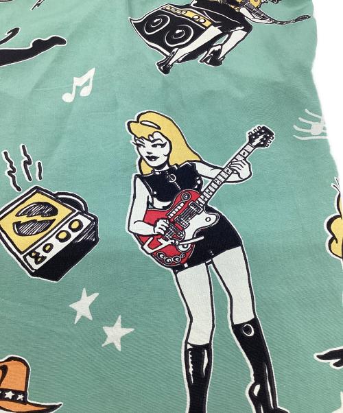 Star OF HOLLYWOOD（スターオブハリウッド）Star OF HOLLYWOOD VINCE RAY (ヴィンス・レイ) HIGH DENSITY RAYON OPEN SHIRT “GIRLS ’N’ GUITARS” オープンカラーシャツ グリーン サイズ:Mの古着・服飾アイテム