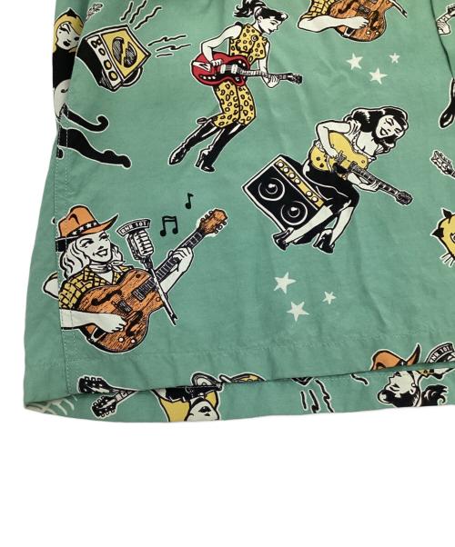 Star OF HOLLYWOOD（スターオブハリウッド）Star OF HOLLYWOOD VINCE RAY (ヴィンス・レイ) HIGH DENSITY RAYON OPEN SHIRT “GIRLS ’N’ GUITARS” オープンカラーシャツ グリーン サイズ:Mの古着・服飾アイテム