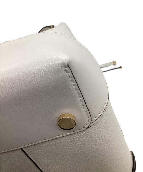 MICHAEL KORS（マイケルコース）MICHAEL KORS (マイケルコース) MERCER GALLERY（マーサーギャラリー）スモール バケットバッグ ホワイトの古着・服飾アイテム
