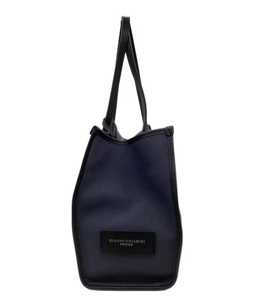 GIANNI CHIARINI（ジャンニ キアリーニ）GIANNI CHIARINI (ジャンニ キアリーニ) マルチェッラ M トートバッグ ネイビーの古着・服飾アイテム