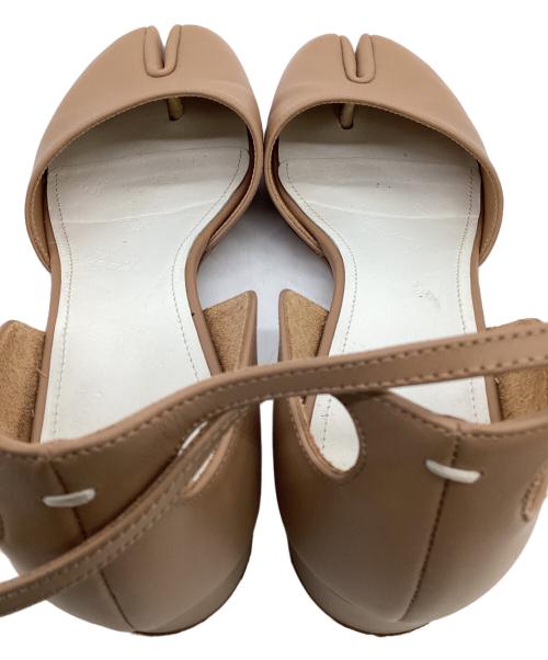 Maison Margiela（メゾンマルジェラ）Maison Margiela (メゾンマルジェラ) Tabi（タビ）アンクルストラップサンダル ブラウン サイズ:35.5の古着・服飾アイテム