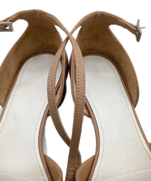 Maison Margiela（メゾンマルジェラ）Maison Margiela (メゾンマルジェラ) Tabi（タビ）アンクルストラップサンダル ブラウン サイズ:35.5の古着・服飾アイテム