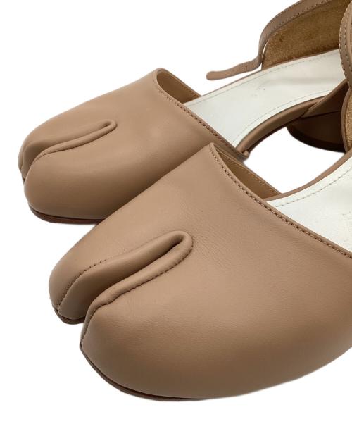 Maison Margiela（メゾンマルジェラ）Maison Margiela (メゾンマルジェラ) Tabi（タビ）アンクルストラップサンダル ブラウン サイズ:35.5の古着・服飾アイテム