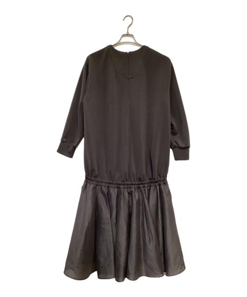 ADORE（アドーア）ADORE (アドーア) パウダリーダンボールワンピース グレー サイズ:38の古着・服飾アイテム