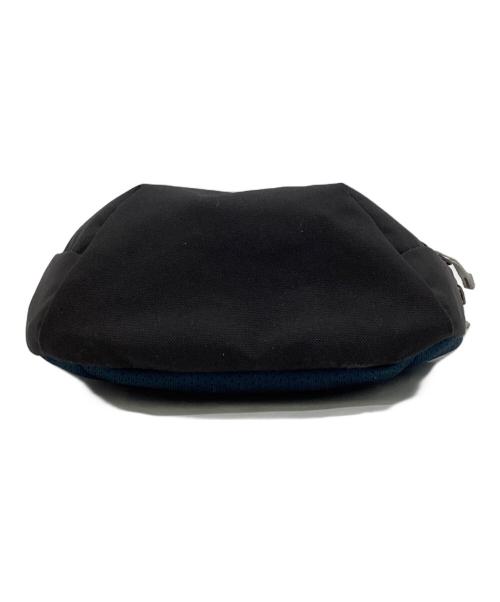 ARC'TERYX（アークテリクス）ARC'TERYX (アークテリクス) Mantis 2 Waist Pack（マンティス 2 ウエストパック） ブラック×ネイビーの古着・服飾アイテム