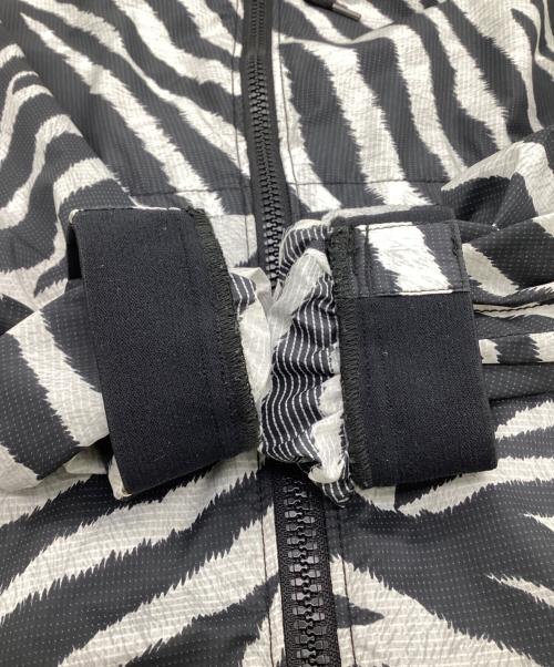 THE NORTHFACE PURPLELABEL（ザ・ノースフェイス パープルレーベル）THE NORTHFACE PURPLELABEL PERTEX Zebra Print Mountain Wind Parka（パーテックス ゼブラ プリント マウンテン ウィンド パーカ） ブラック×ホワイト サイズ:WMの古着・服飾アイテム
