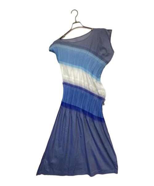 ISSEY MIYAKE FETE（イッセイミヤケフェット）ISSEY MIYAKE FETE (イッセイミヤケフェット) A-POC INSIDE プリーツワンピース ブルー サイズ:2の古着・服飾アイテム