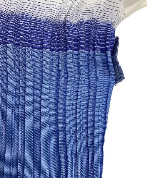 ISSEY MIYAKE FETE（イッセイミヤケフェット）ISSEY MIYAKE FETE (イッセイミヤケフェット) A-POC INSIDE プリーツワンピース ブルー サイズ:2の古着・服飾アイテム