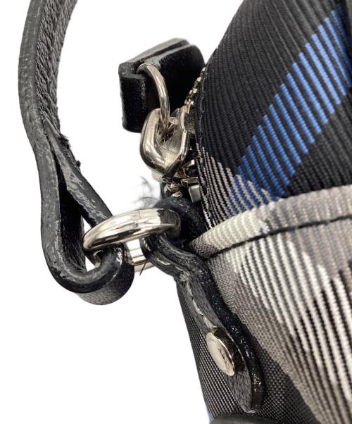 BURBERRY BLUE LABEL（バーバリー ブルー レーベル）BURBERRY BLUE LABEL (バーバリー ブルー レーベル) ショルダーバッグ ブラック×ブルーの古着・服飾アイテム