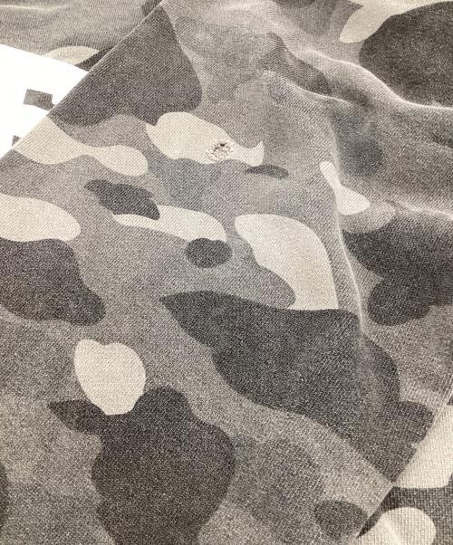 A BATHING APE（アベイシングエイプ）A BATHING APE (アベイシングエイプ) カモフラ柄 ダメージ加工スウェット グレー サイズ:XLの古着・服飾アイテム