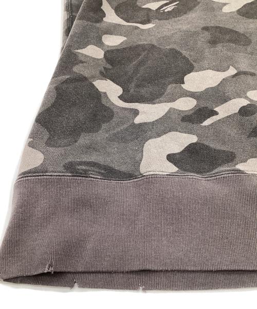 A BATHING APE（アベイシングエイプ）A BATHING APE (アベイシングエイプ) カモフラ柄 ダメージ加工スウェット グレー サイズ:XLの古着・服飾アイテム