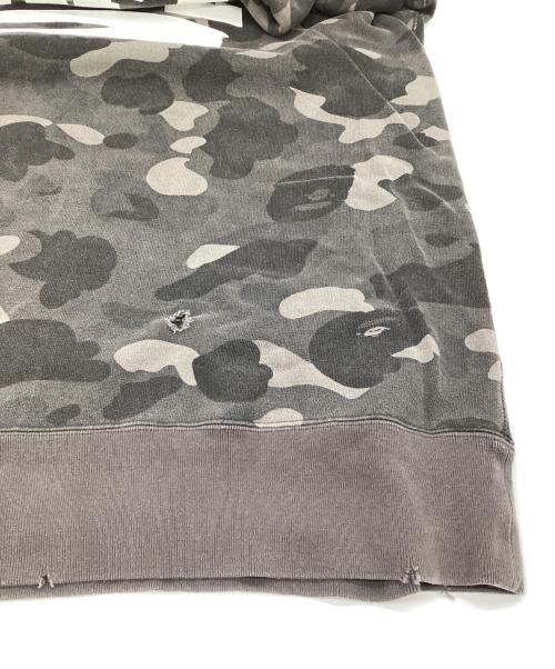 A BATHING APE（アベイシングエイプ）A BATHING APE (アベイシングエイプ) カモフラ柄 ダメージ加工スウェット グレー サイズ:XLの古着・服飾アイテム