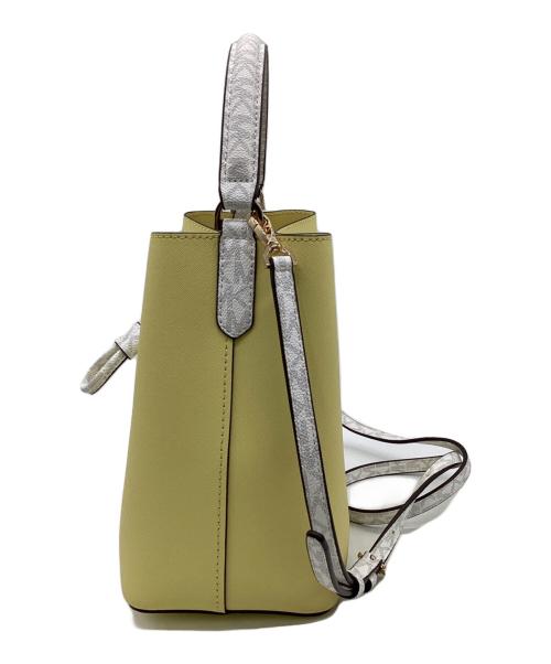 MICHAEL KORS（マイケルコース）MICHAEL KORS (マイケルコース) Suri Medium Bucket Messenger（スリ ミディアム バケット メッセンジャー）2WAYバッグ イエローの古着・服飾アイテム
