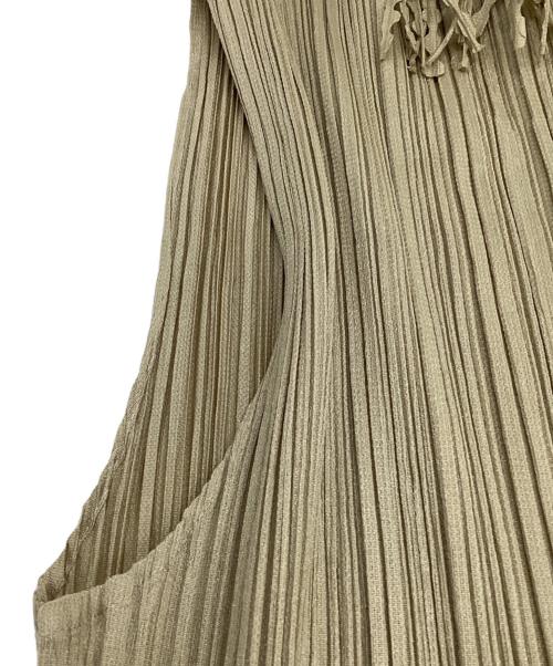 PLEATS PLEASE（プリーツプリーズ）PLEATS PLEASE (プリーツプリーズ) ノースリーブブラウス ベージュ サイズ:3の古着・服飾アイテム
