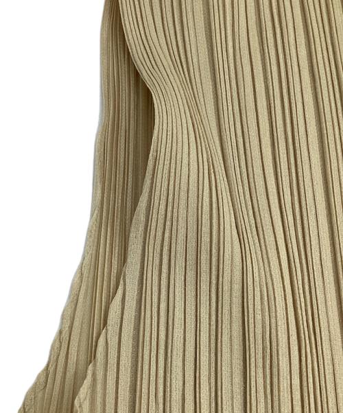 PLEATS PLEASE（プリーツプリーズ）PLEATS PLEASE (プリーツプリーズ) ハイネック ノースリーブカットソー ベージュ サイズ:4の古着・服飾アイテム