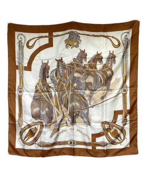 HERMES（エルメス）HERMES (エルメス) カレ90 ATTELAGE EN ARBALETE（馬車弓形連結）シルクスカーフ ブラウンの古着・服飾アイテム