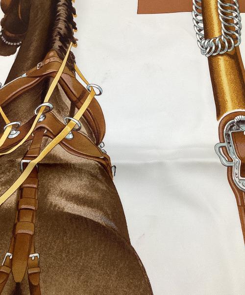 HERMES（エルメス）HERMES (エルメス) カレ90 ATTELAGE EN ARBALETE（馬車弓形連結）シルクスカーフ ブラウンの古着・服飾アイテム