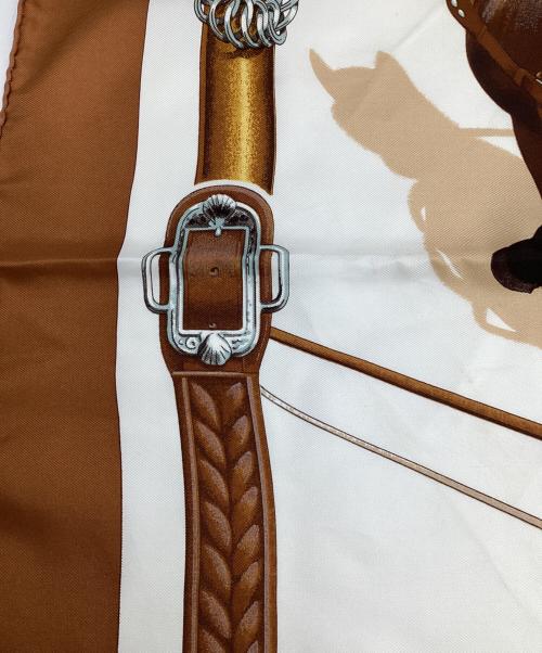 HERMES（エルメス）HERMES (エルメス) カレ90 ATTELAGE EN ARBALETE（馬車弓形連結）シルクスカーフ ブラウンの古着・服飾アイテム