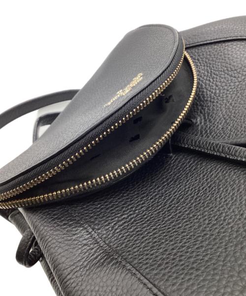 Kate Spade（ケイトスペード）Kate Spade (ケイトスペード) レイラ ミディアム フラップ バックパック ブラックの古着・服飾アイテム