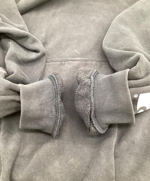 CarHartt（カーハート）CarHartt Loose Fit Midweight Logo Sleeve Graphic Sweatshirt（ルーズ フィット ミッドウェイト ロゴ スリーブ グラフィック スウェット）パーカー ブラック サイズ:Mの古着・服飾アイテム
